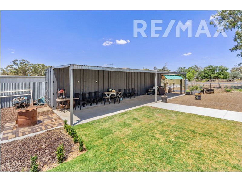 18 Bull Street, Currawarna NSW 2650