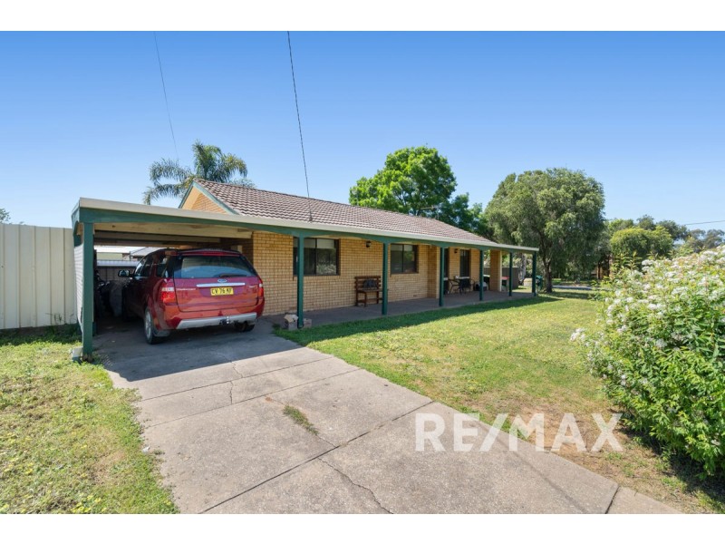 6 Gregory Crescent, Lake Albert NSW 2650