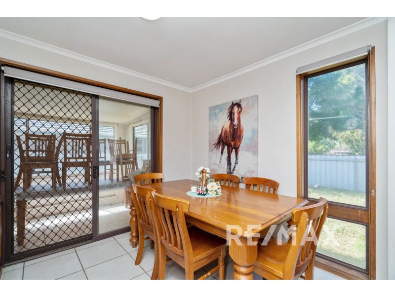 6 Gregory Crescent, Lake Albert NSW 2650