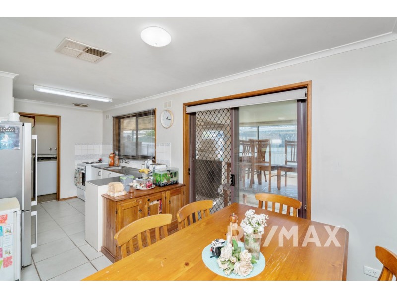 6 Gregory Crescent, Lake Albert NSW 2650