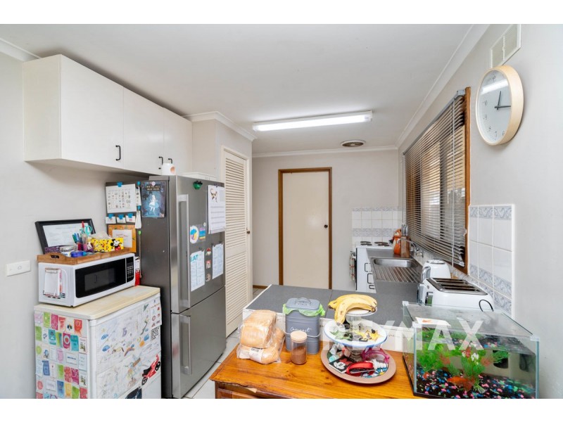 6 Gregory Crescent, Lake Albert NSW 2650