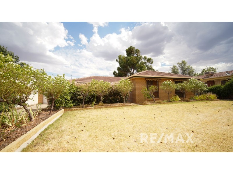 15 Matheson Place, Estella NSW 2650