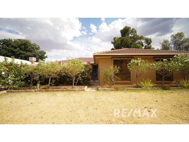 15 Matheson Place, Estella NSW 2650