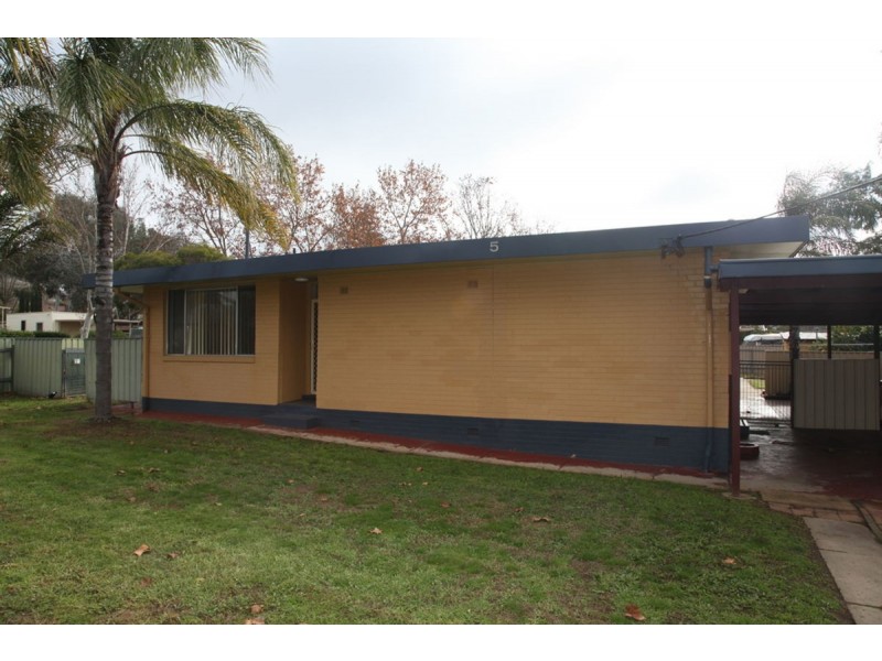 5 John Street, Kooringal NSW 2650