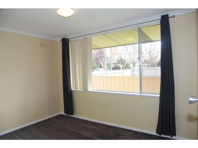 5 John Street, Kooringal NSW 2650