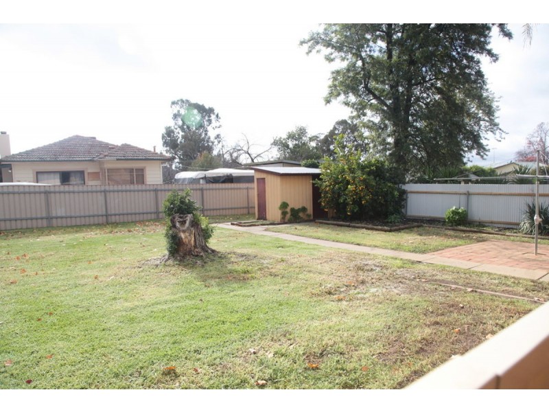 5 John Street, Kooringal NSW 2650