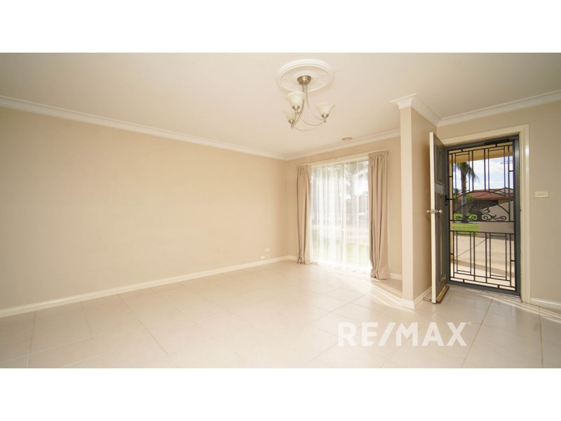 18 Truscott Drive, Ashmont NSW 2650