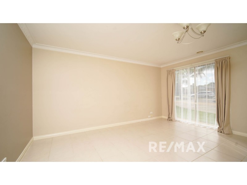 18 Truscott Drive, Ashmont NSW 2650