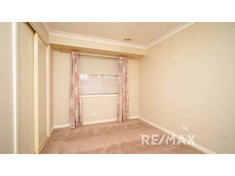 18 Truscott Drive, Ashmont NSW 2650
