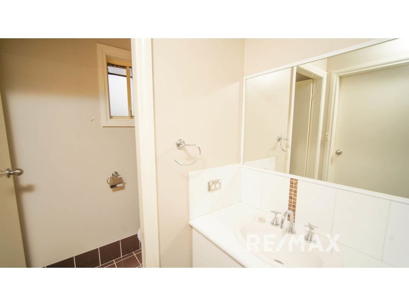 18 Truscott Drive, Ashmont NSW 2650