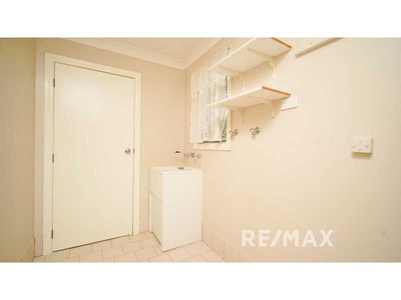 18 Truscott Drive, Ashmont NSW 2650
