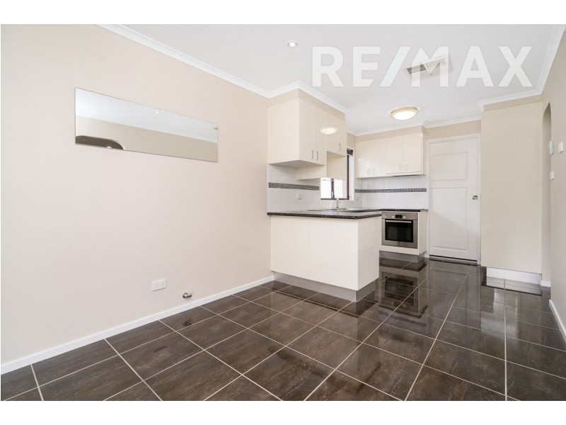 8 Naretha Street, Glenfield Park NSW 2650