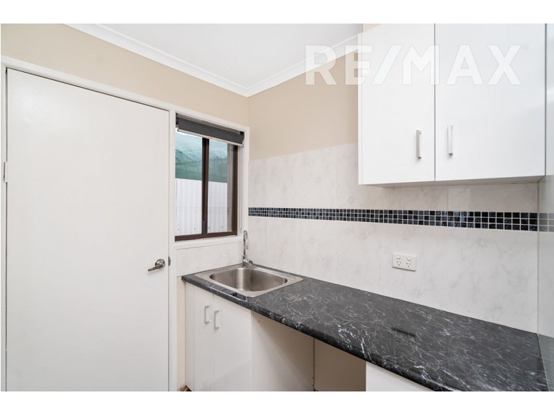 8 Naretha Street, Glenfield Park NSW 2650