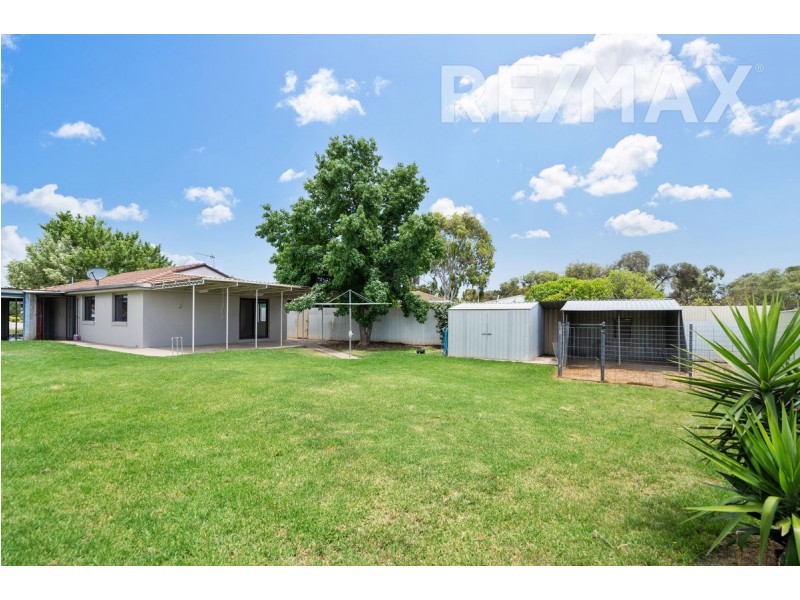 8 Naretha Street, Glenfield Park NSW 2650