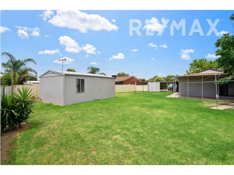 8 Naretha Street, Glenfield Park NSW 2650