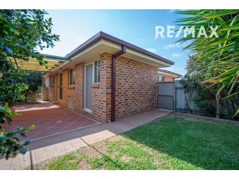 1/8 Malebo Place, Tatton NSW 2650