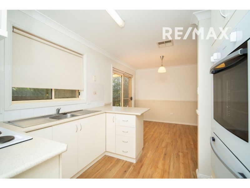 1/8 Malebo Place, Tatton NSW 2650