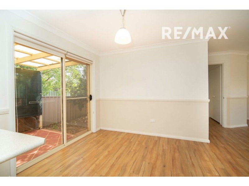 1/8 Malebo Place, Tatton NSW 2650