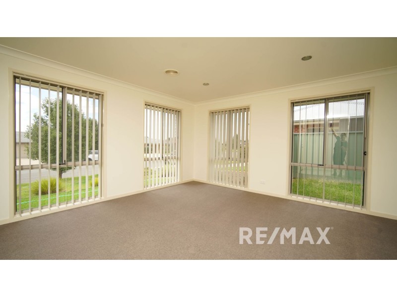 17 Quandong Place, Forest Hill NSW 2651