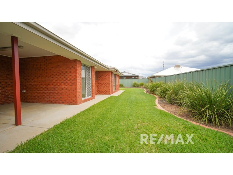 17 Quandong Place, Forest Hill NSW 2651
