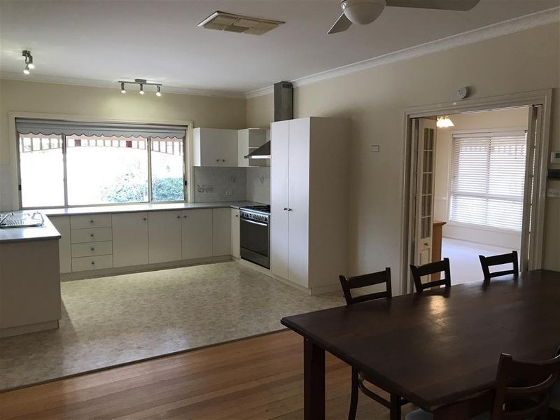 13 Matheson Place, Estella NSW 2650