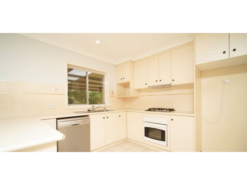 453 Lake Albert Road, Lake Albert NSW 2650