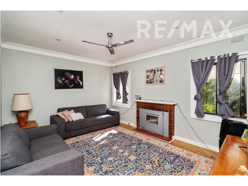 158 Fernleigh Road, Mount Austin NSW 2650