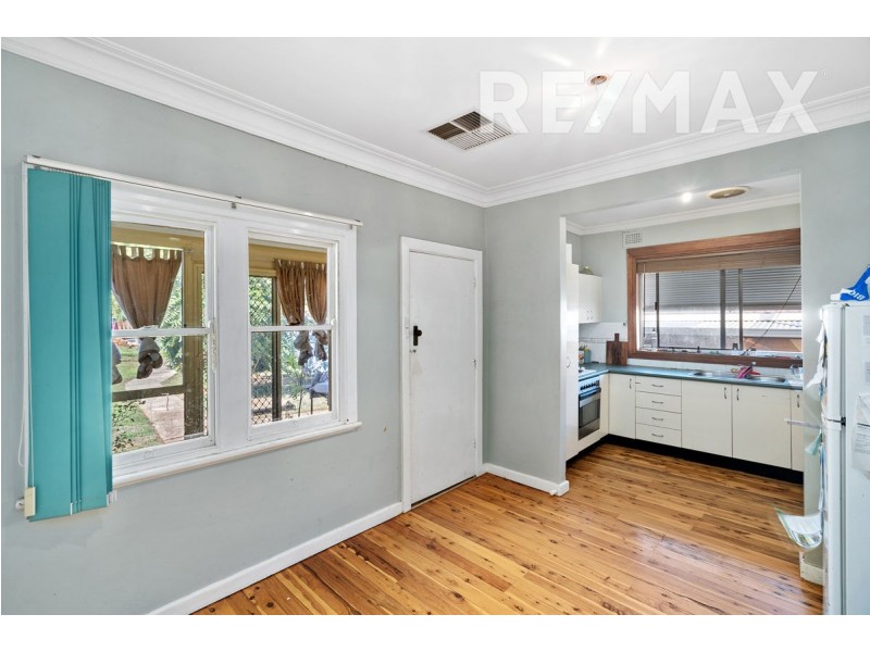158 Fernleigh Road, Mount Austin NSW 2650