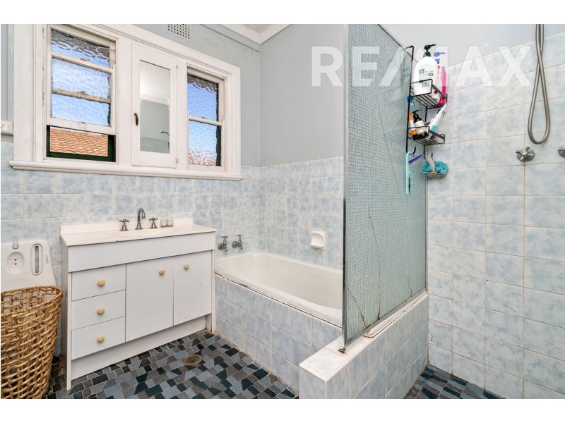 158 Fernleigh Road, Mount Austin NSW 2650