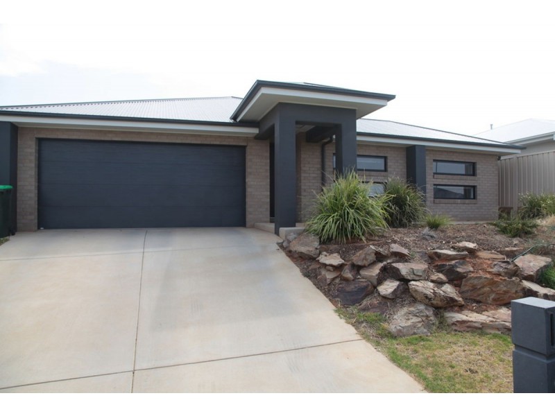 91 Barmedman Avenue, Gobbagombalin NSW 2650
