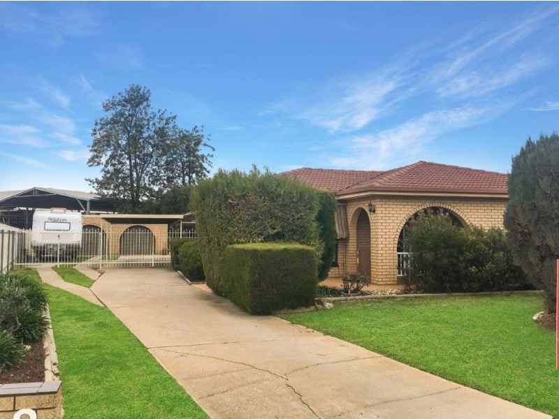 8 Lonergan Place, Wagga Wagga NSW 2650