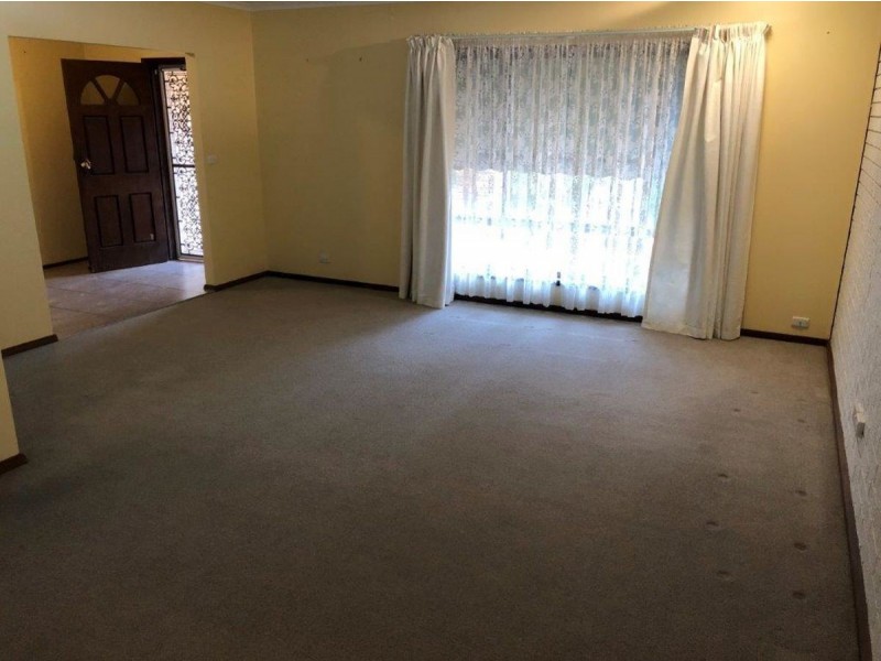8 Lonergan Place, Wagga Wagga NSW 2650