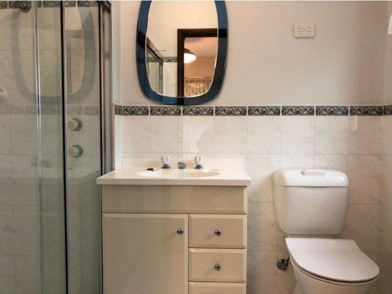 8 Lonergan Place, Wagga Wagga NSW 2650