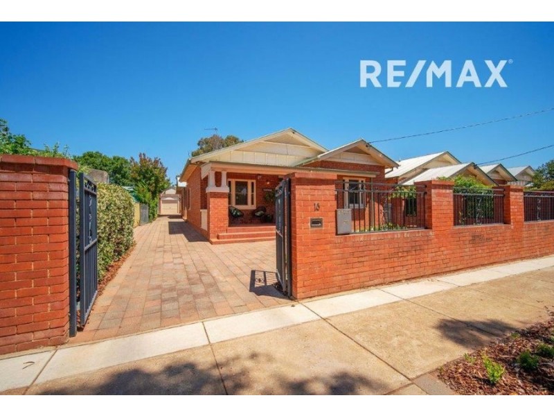16 Lindsay Street, Turvey Park NSW 2650
