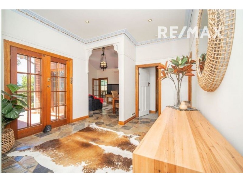 16 Lindsay Street, Turvey Park NSW 2650