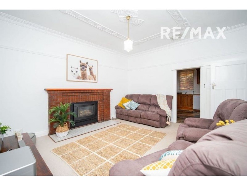 16 Lindsay Street, Turvey Park NSW 2650