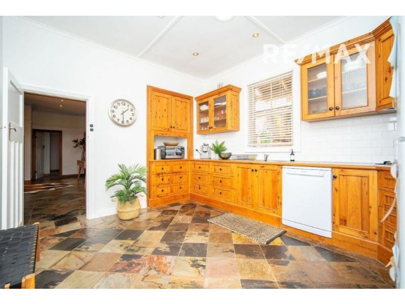 16 Lindsay Street, Turvey Park NSW 2650