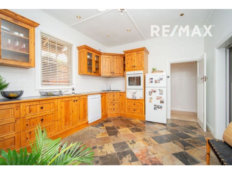 16 Lindsay Street, Turvey Park NSW 2650