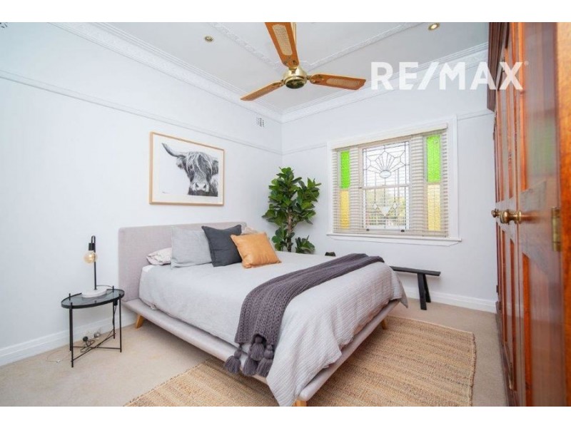 16 Lindsay Street, Turvey Park NSW 2650