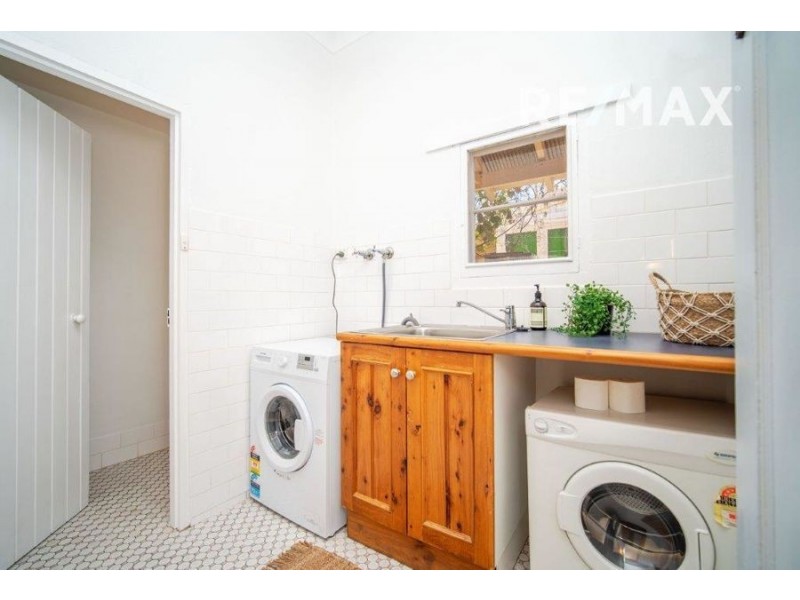16 Lindsay Street, Turvey Park NSW 2650