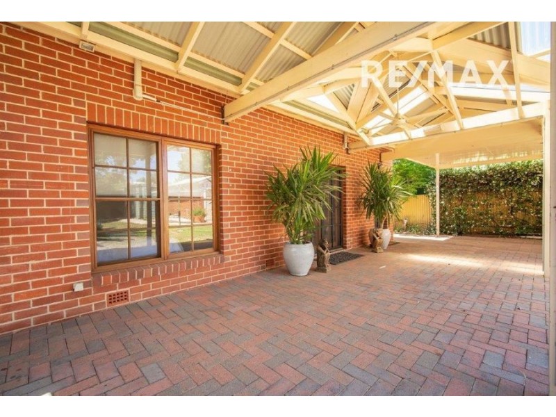 16 Lindsay Street, Turvey Park NSW 2650