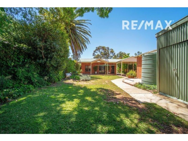 16 Lindsay Street, Turvey Park NSW 2650