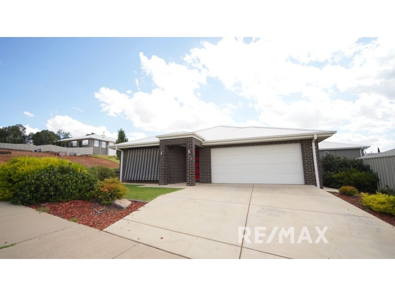 33 Clifton Street, Bourkelands NSW 2650