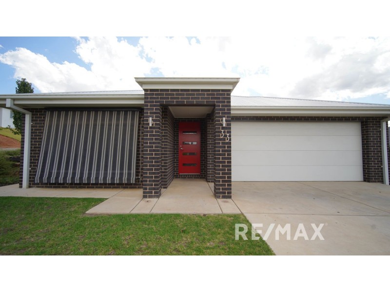 33 Clifton Street, Bourkelands NSW 2650