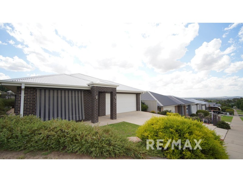33 Clifton Street, Bourkelands NSW 2650