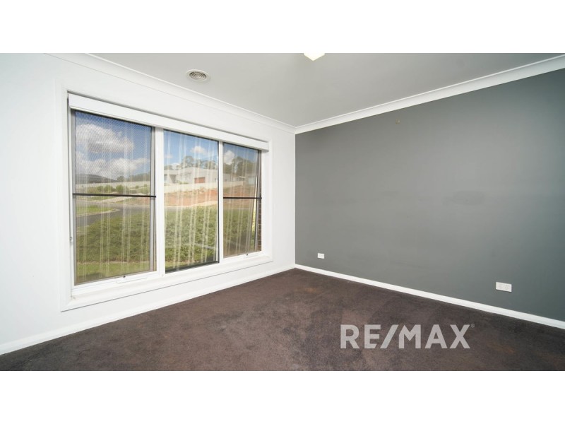 33 Clifton Street, Bourkelands NSW 2650