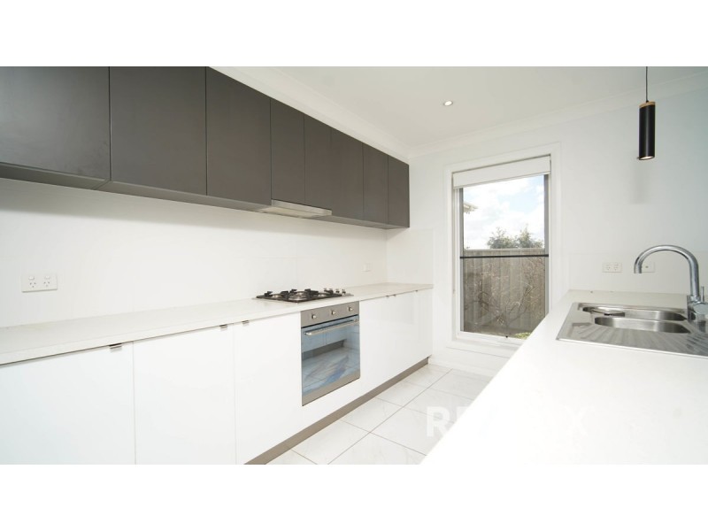 33 Clifton Street, Bourkelands NSW 2650