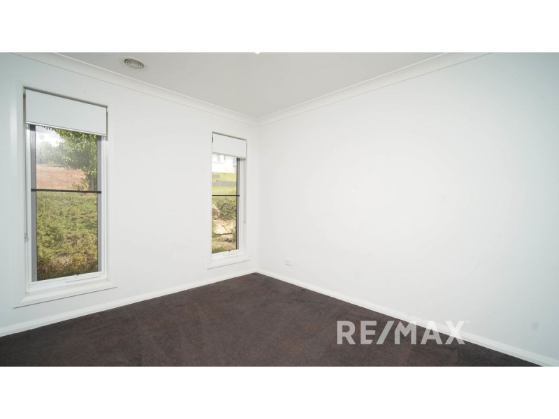 33 Clifton Street, Bourkelands NSW 2650
