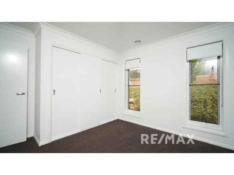 33 Clifton Street, Bourkelands NSW 2650