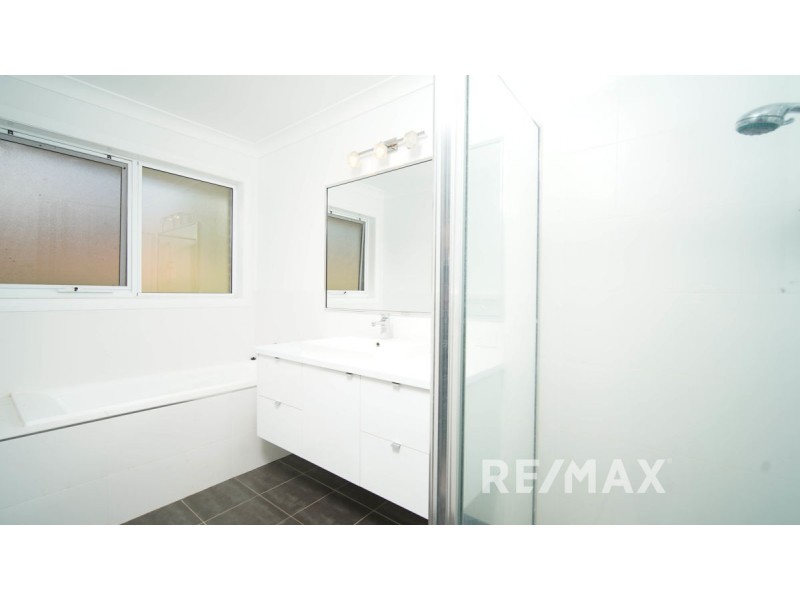 33 Clifton Street, Bourkelands NSW 2650